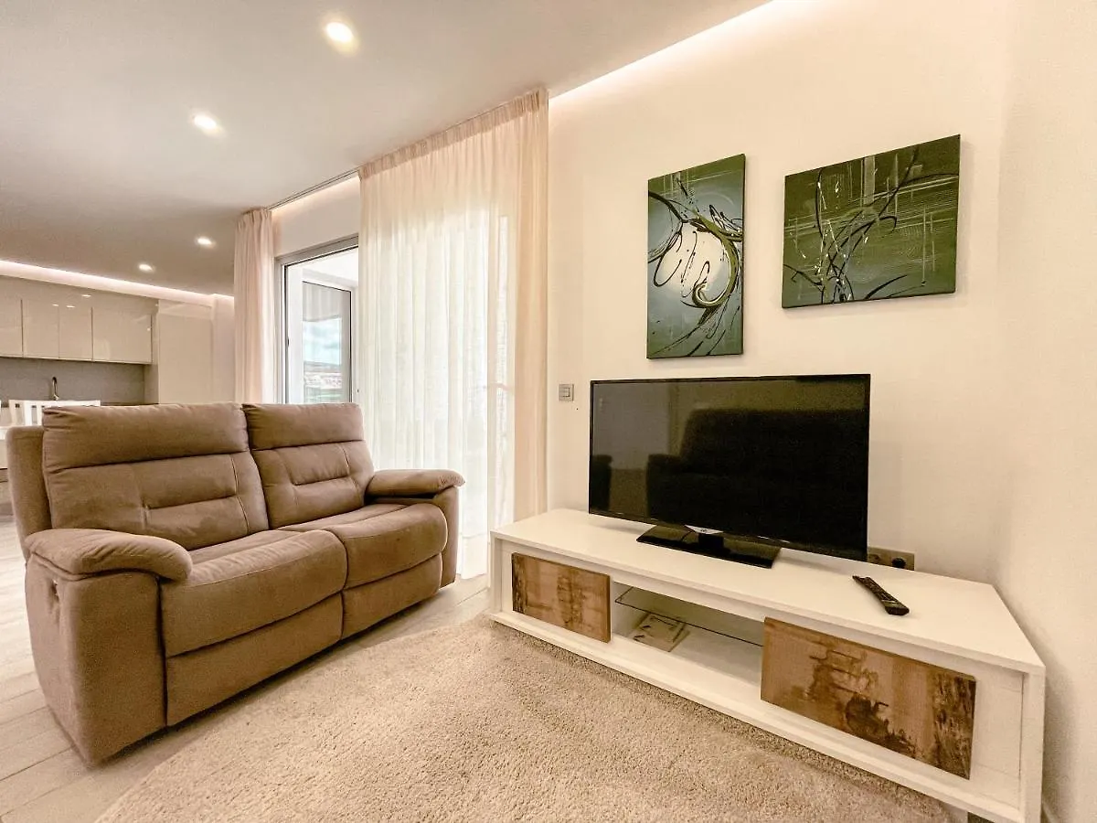 3-Bed Flat, Ocean Garden, Heated Pool Parking Apartment Costa Adeje (Tenerife)