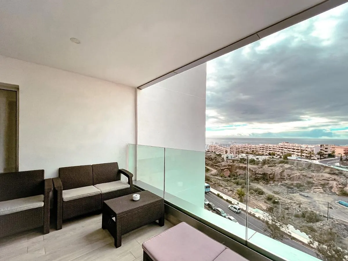 Apartment 3-Bed Flat, Ocean Garden, Heated Pool Parking