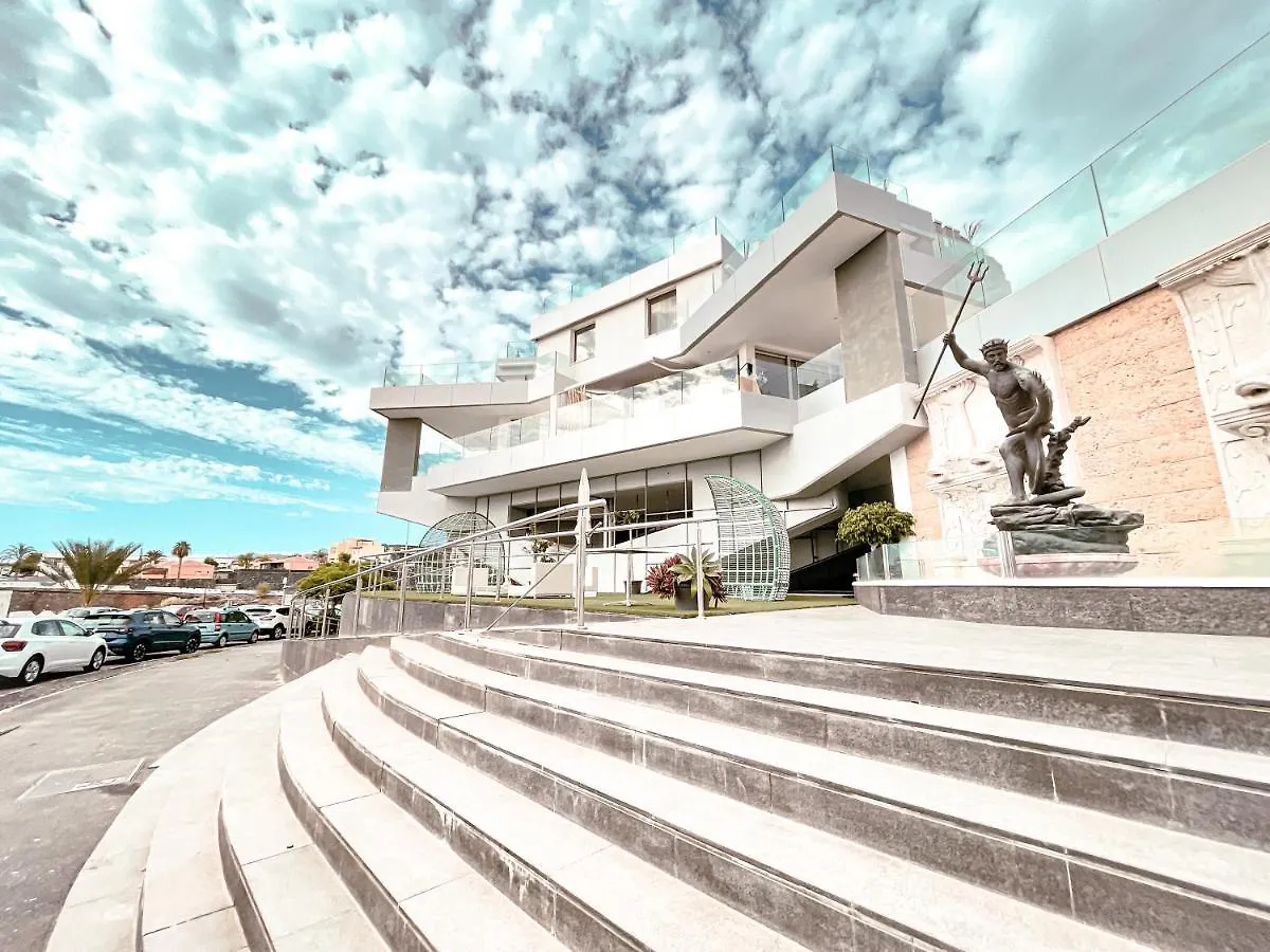 3-Bed Flat, Ocean Garden, Heated Pool Parking Apartment Costa Adeje (Tenerife)