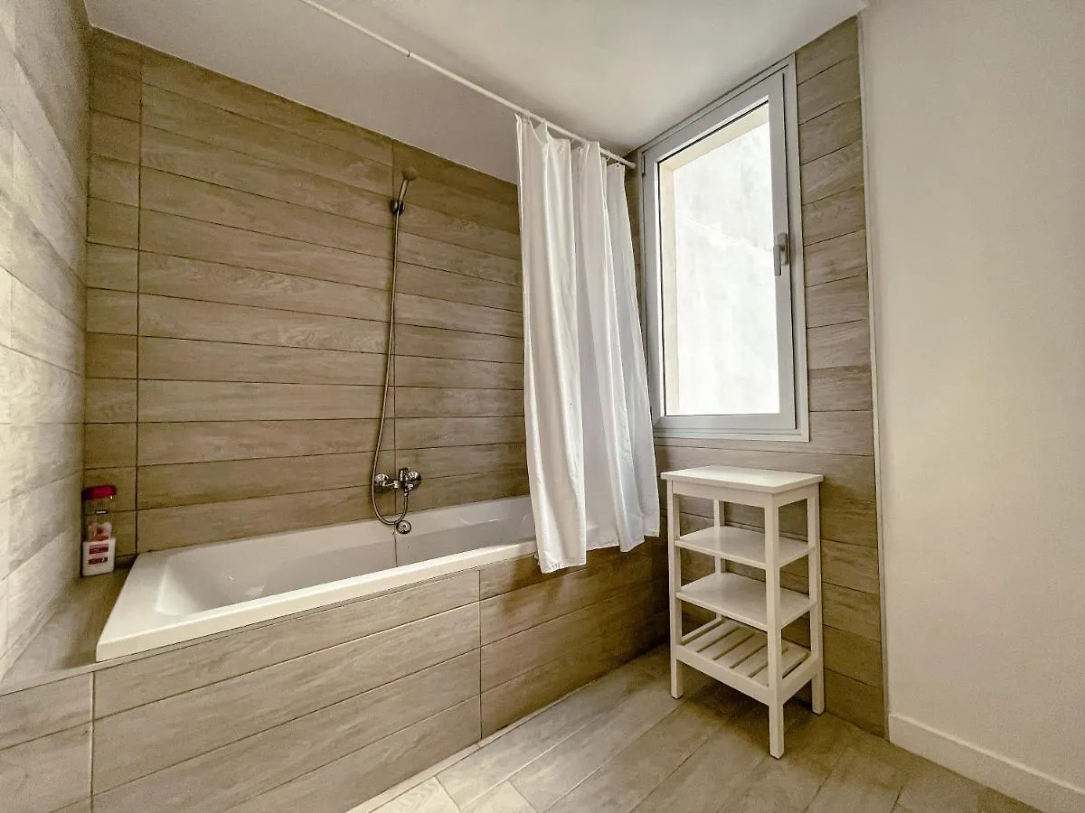 Apartment 3-Bed Flat, Ocean Garden, Heated Pool Parking
