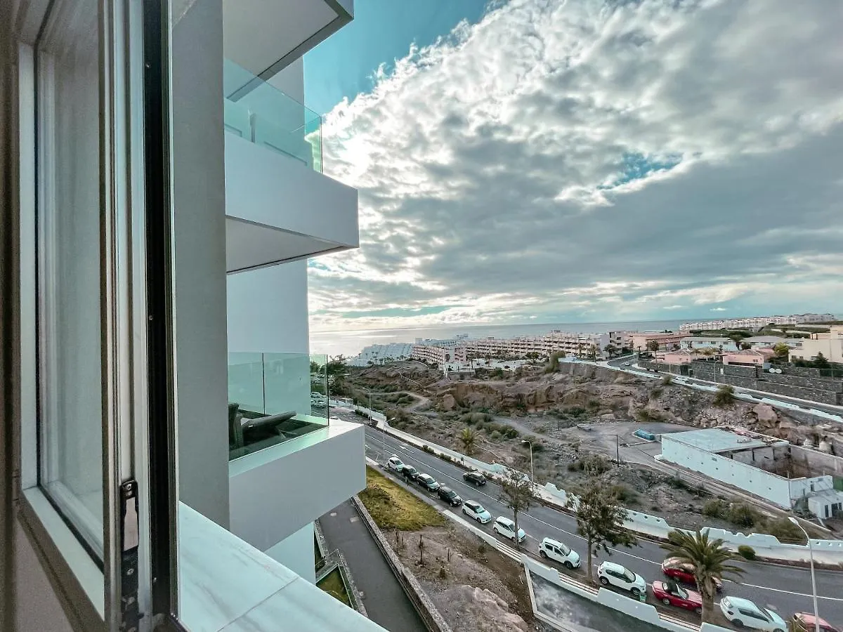Apartment 3-Bed Flat, Ocean Garden, Heated Pool Parking