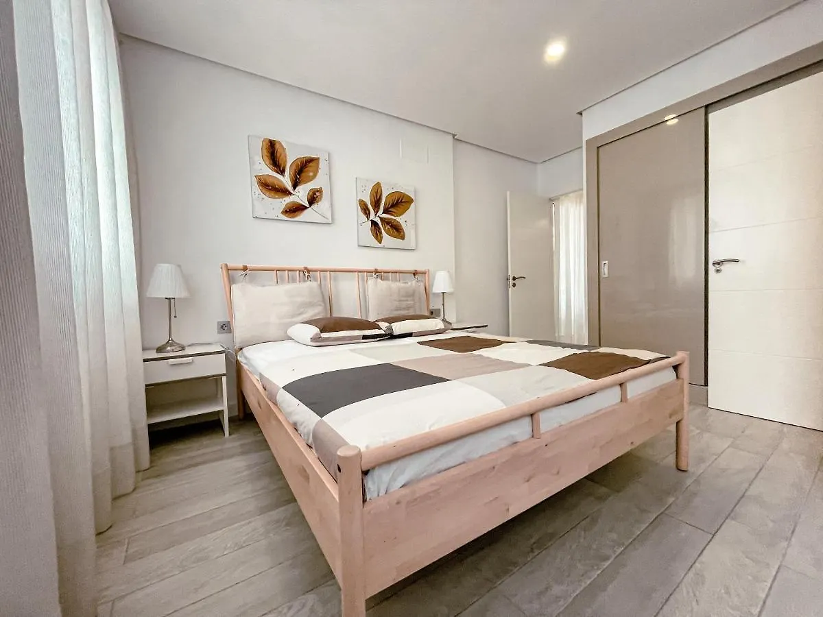 3-Bed Flat, Ocean Garden, Heated Pool Parking Apartment